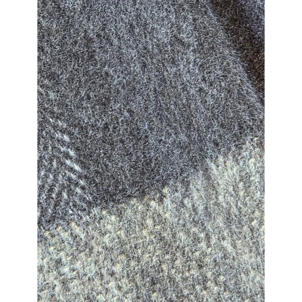 V. FRAAS neutral colored